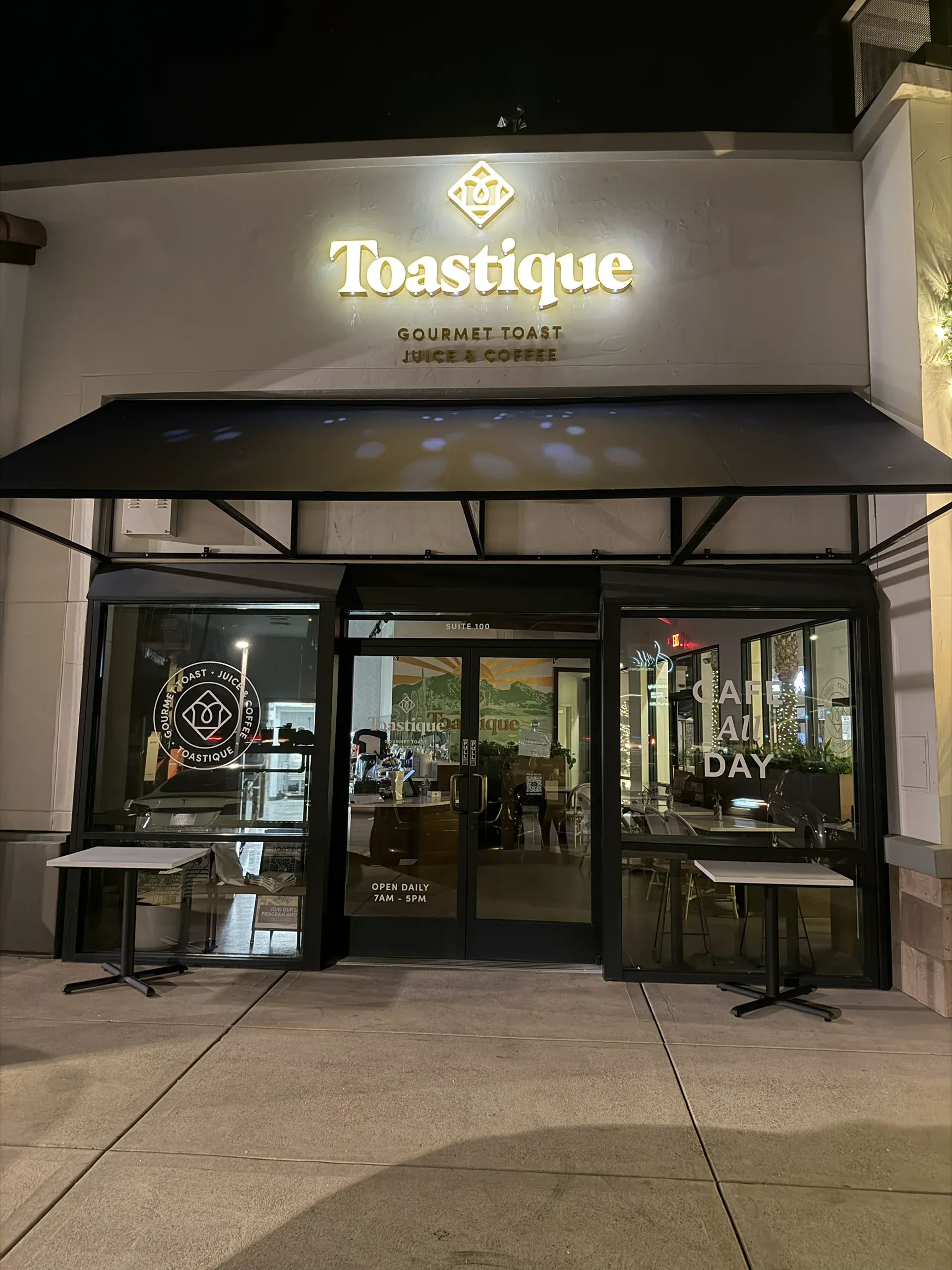 Toastique Restaurant